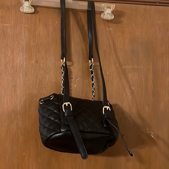 Black and Gold backpack - Picture 3 of 7